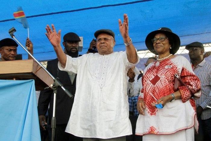 Congolese opposition leader Etienne Tshisekedi, flanked by his wife Marthe, attend a political rally in the Democratic Republic of Congo's capital Kinshasa, July 31, 2016.
