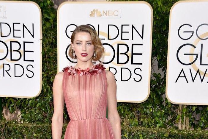 Amber Heard on the red carpet of the Golden Globe Awards.
