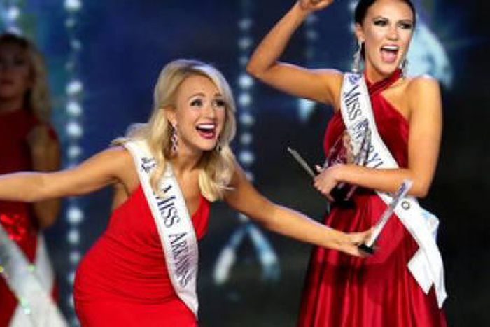 Miss Maryland and Miss Arkansas at the Miss America 2017