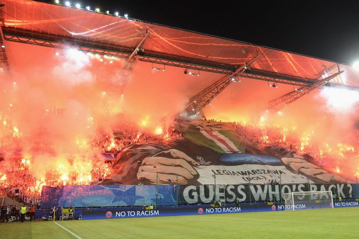___5494381___https:______static.pulse.com.gh___webservice___escenic___binary___5494381___2016___9___15___17___legia-warsaw-fans-cropped_1rfrtu80vlf2c1vxxkr6cmipfj_1