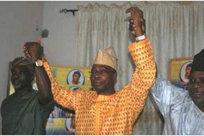 Olusegun Abraham (middle)