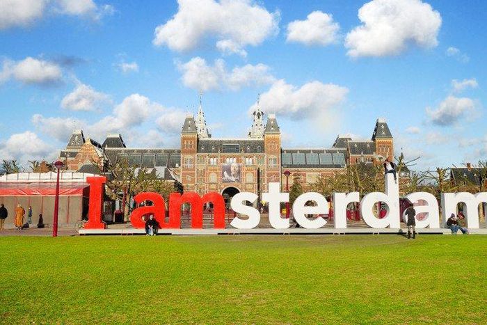 ___5388522___https:______static.pulse.com.gh___webservice___escenic___binary___5388522___2016___8___17___12___1024x480xarrangement-iamsterdam-hotels-amsterdam-1024x480.jpg.pagespeed.ic.x7S2BCgoMM