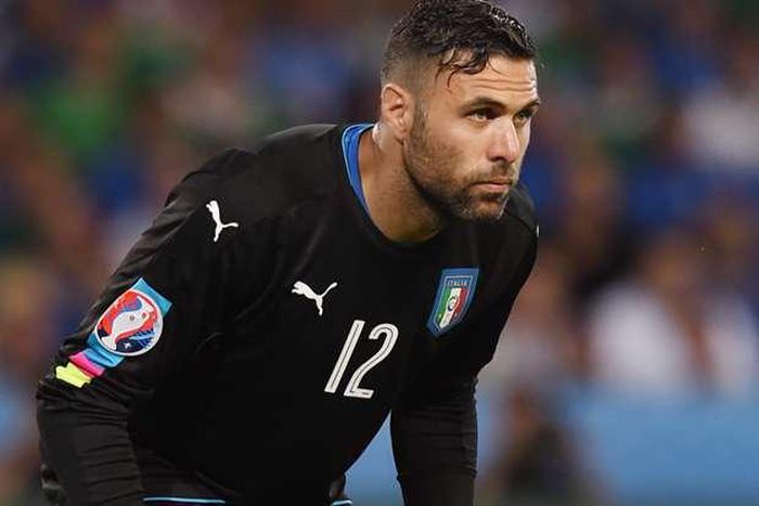 Sevilla sign Italy goalkeeper Sirigu on loan from PSG