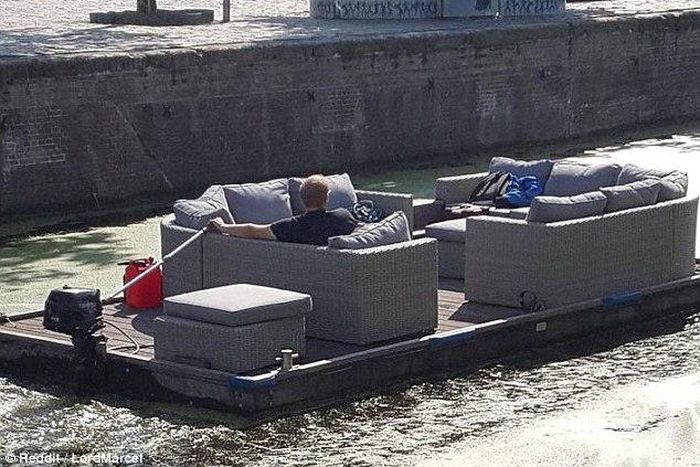 Floating living room