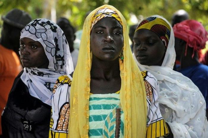 Cameroonian displaced women at a food distribution center in Koza, in the extreme northern province, west of the Nigerian border, on September 14, 2016
