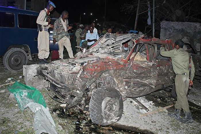 Car bomb kills 5 soldiers outside Somali president's palace-police