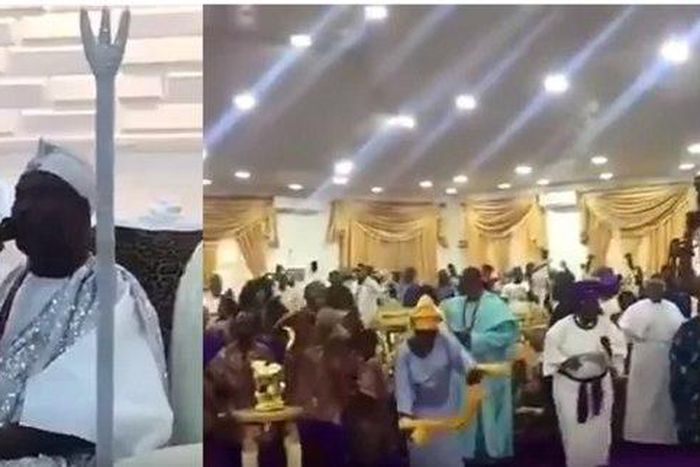 The Ooni of Ife in a praise and worship session