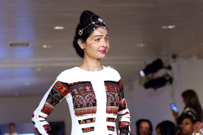Acid attack survivor Reshma Qureshi opened the show for Indian designer Archana Kochhar at the NYFW 2016