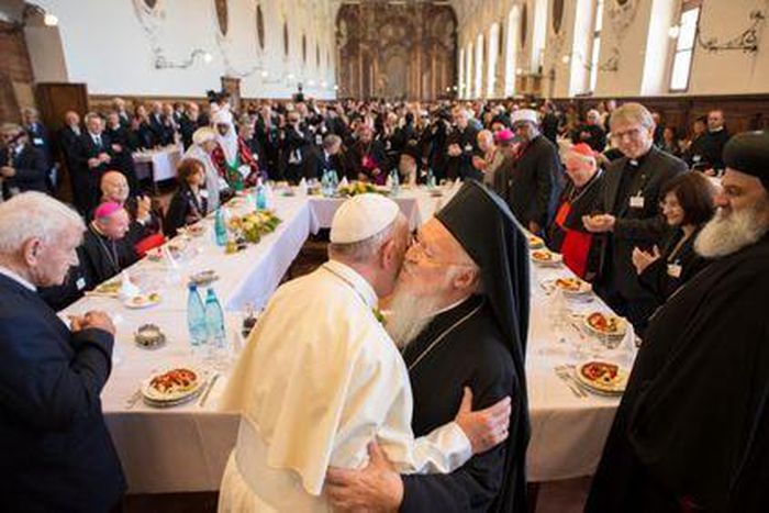 Pope Francis meets religious leaders