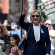 Clinton's bout of pneumonia raises worries for Democrats