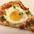 Breakfast pizza