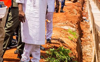 Okpebholo threatens to sack non-performing contractors in Edo