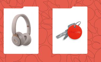 8 Flight Essentials You Need For a Peaceful Journey