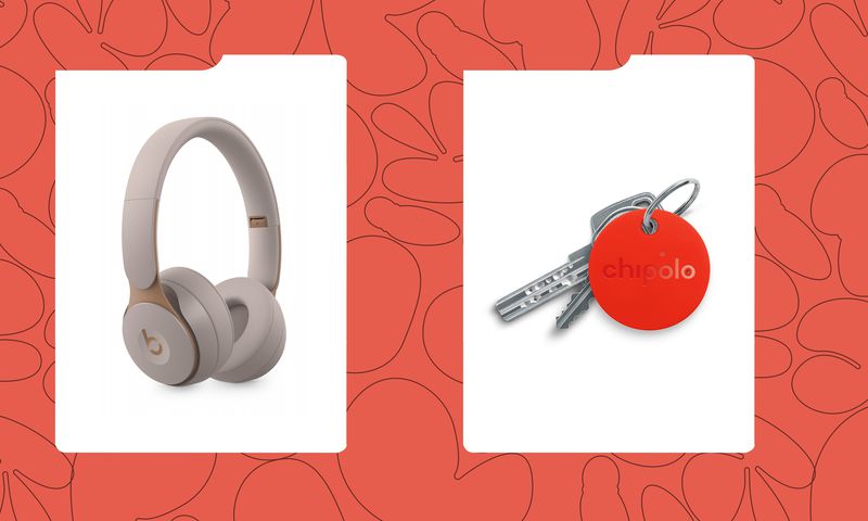 8 Flight Essentials You Need For a Peaceful Journey