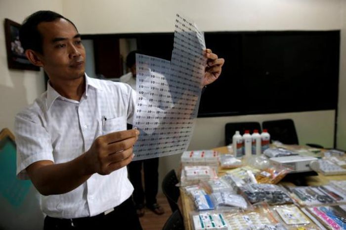 Indonesian lawmakers seek seizure of unapproved vaccines amid fake drug scare