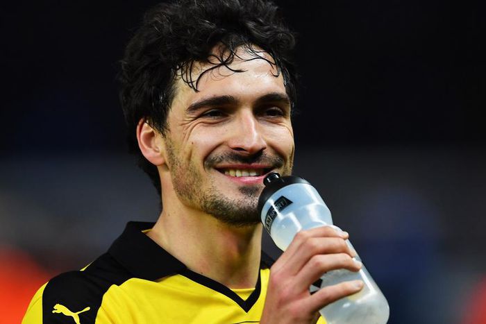 ___4960211___https:______static.pulse.com.gh___webservice___escenic___binary___4960211___2016___4___29___14___matshummels-cropped_7u9ecgla0qtb1nliqveq230pj_2