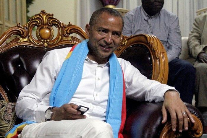Democratic Republic of Congo's opposition Presidential candidate Moise Katumbi talks to his supporters after leaving the prosecutor's office in Lubumbashi, the capital of Katanga province of the Democratic Republic of Congo, May 11, 2016. REUTERS/Kenny...