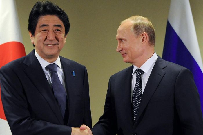Japan PM Abe says would like Russia's Putin to visit Japan