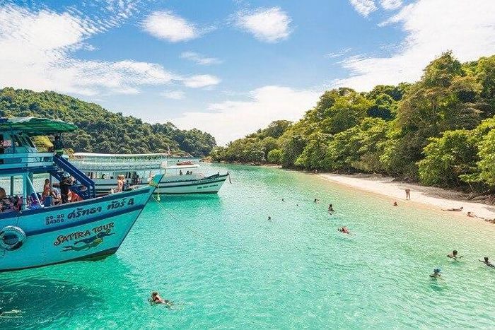 ___5096278___https:______static.pulse.com.gh___webservice___escenic___binary___5096278___2016___5___31___17___4-koh-chang-travelling-to-thailand