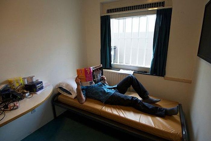 Prisons to close because their are no criminals