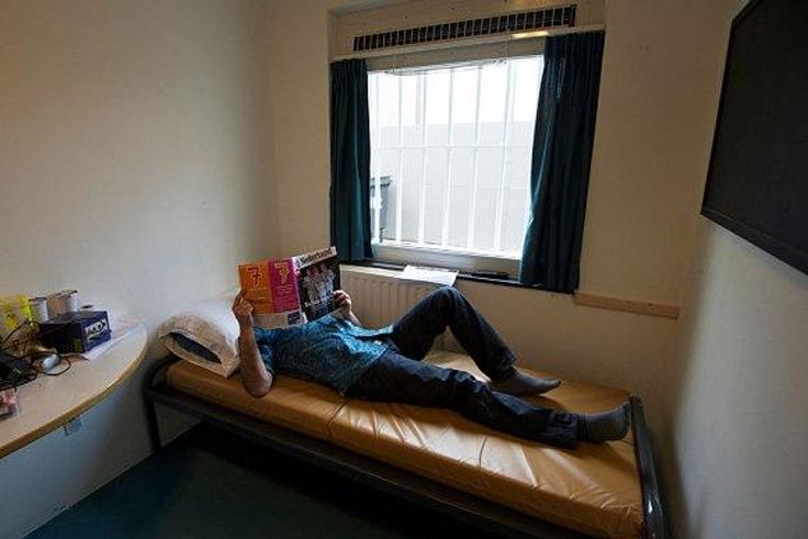 Prisons to close because their are no criminals