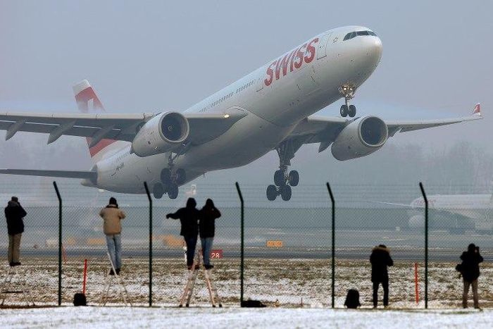 British plane spotters ordered to pay fine or face jail in Kenya