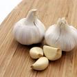 Garlics are in as the latest crazy trends for its skin healing powers as they are making an entrance as a treatment for pimples and acne.