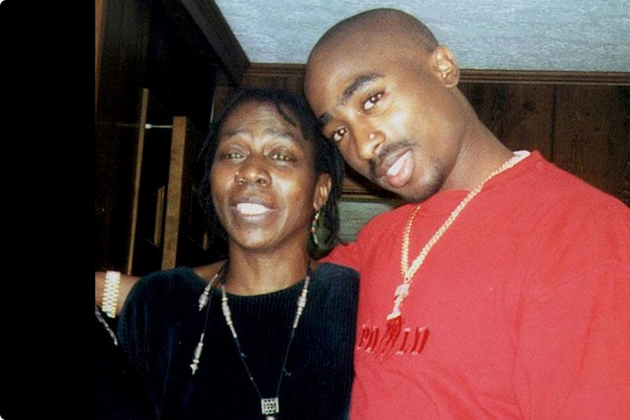 Tupac  Shakur's mother dies at 69
