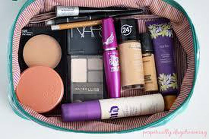 ___4968277___https:______static.pulse.com.gh___webservice___escenic___binary___4968277___2016___4___27___16___Travel+makeup+essentials