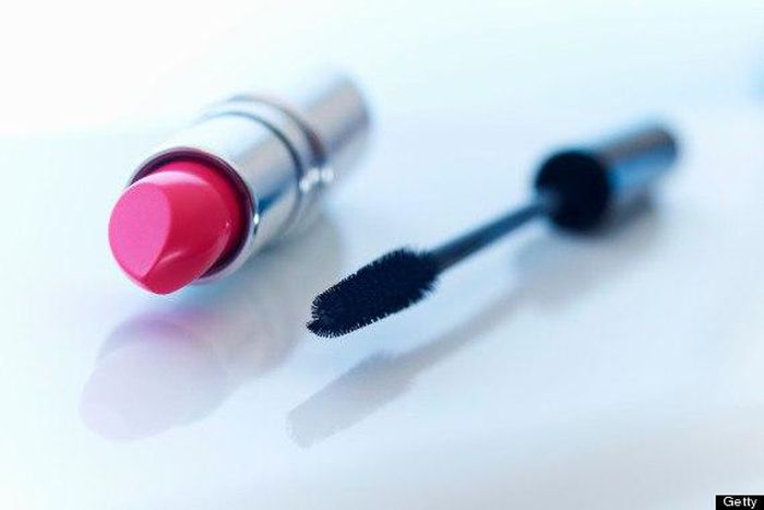 Sharing lipsticks, balm and glosses are the major cause of cold sores for ladies