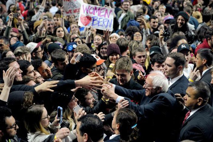 Clinton camp asks Sanders: Break up big banks? How?
