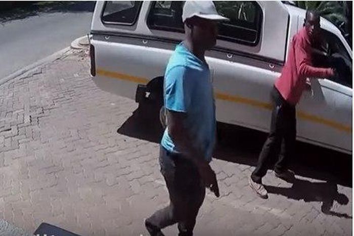 The armed robbery scene