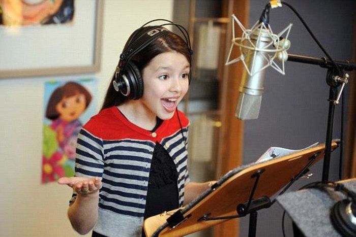 Fatima Ptacek from "Dora the Explorer" suspended from school for smoking