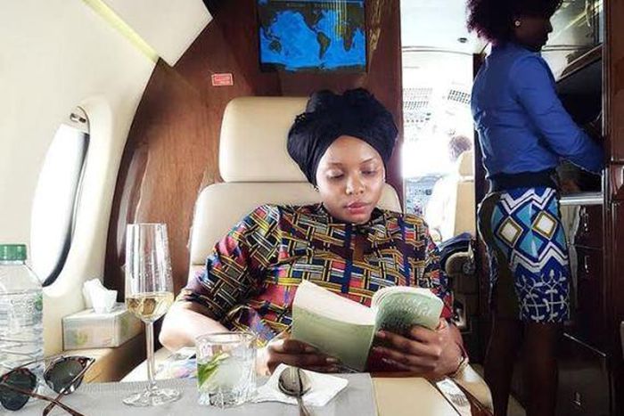 Yemi Alade flies in private jet
