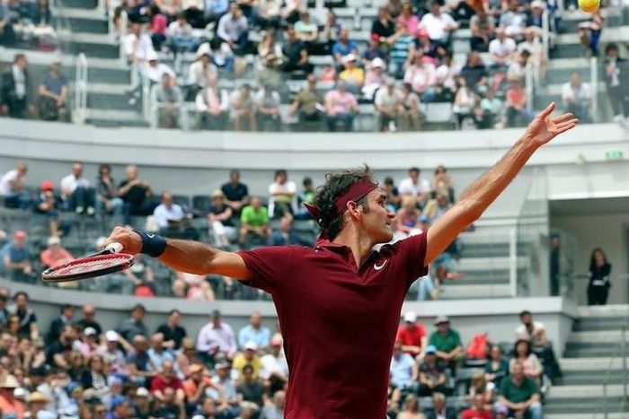 Federer serves. Tennis - Italy Open - Roger Federer of Switzerland v Alexander Zverev of Germany - Rome, Italy - 11/5/16