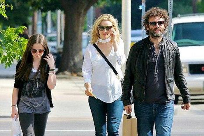 Kate Beckinsale, Micheal Sheen with daughter Lily