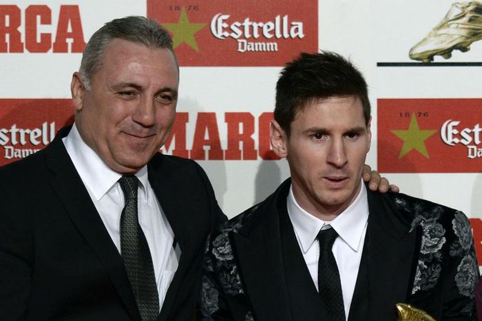 ___4940165___https:______static.pulse.com.gh___webservice___escenic___binary___4940165___2016___4___20___19___hristostoichkovlionelmessi-cropped_1e3r57veox1xg1ddmeqrxre7x5