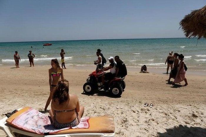 Foreign tourist visits to Tunisia fall by 21.5 pct in first half