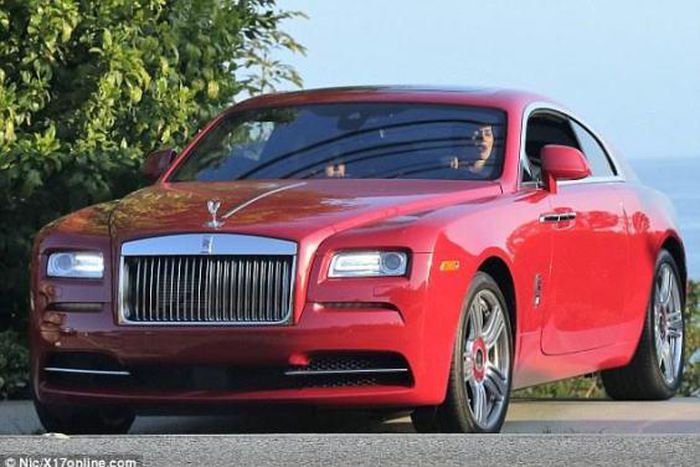 Kylie Jenner's new $275,000 Rolls-Royce Wraith