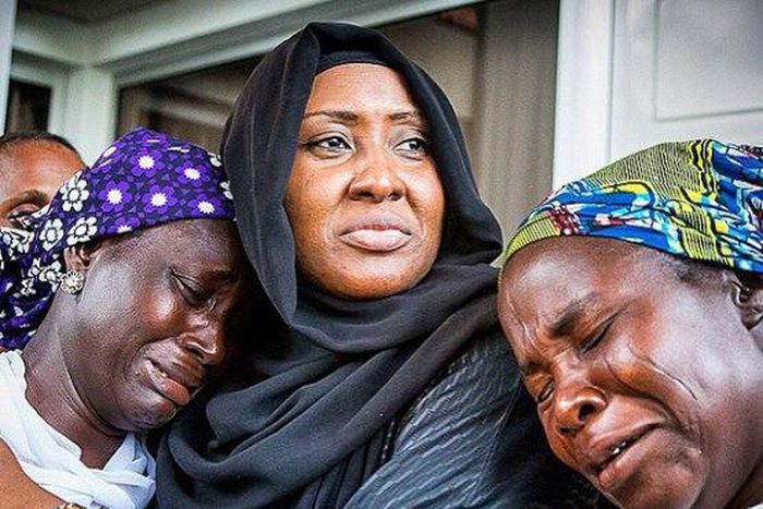 The First Lady, Aisha Buhari consoles mothers of the abducted Chibok girls.