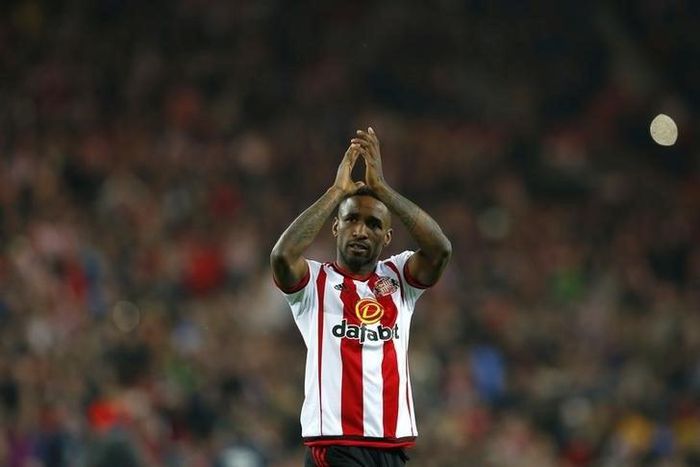 Sunderland's Jermain Defoe celebrates at the end of the match