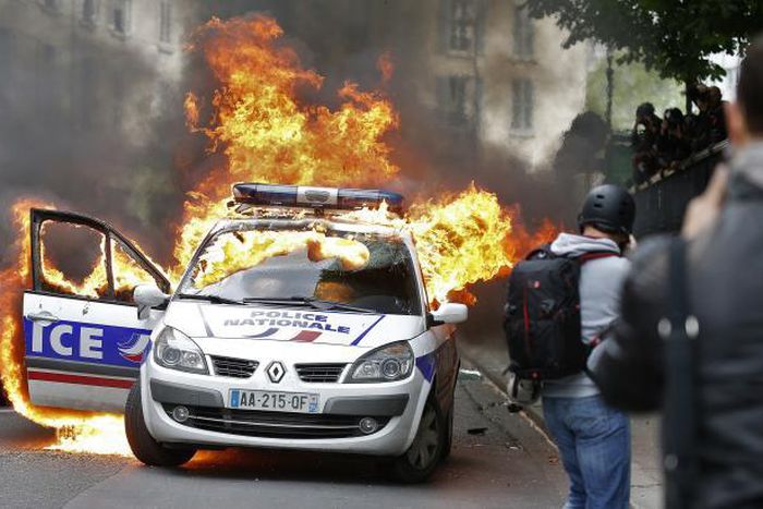 French PM urges unions to scrap violence-marred protests