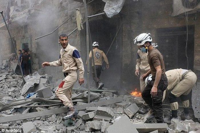 Russia says starts humanitarian operation in Aleppo, offers civilians to leave