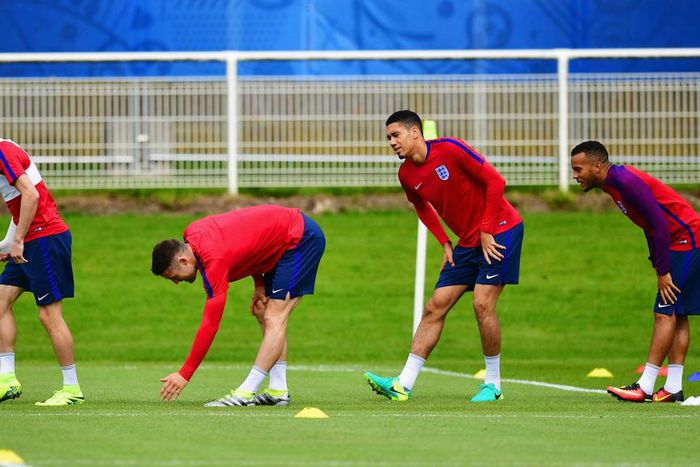 ___5134043___https:______static.pulse.com.gh___webservice___escenic___binary___5134043___2016___6___10___16___englandtraining-cropped_4ptg4iafy55i17rm2d13q6wyo_1