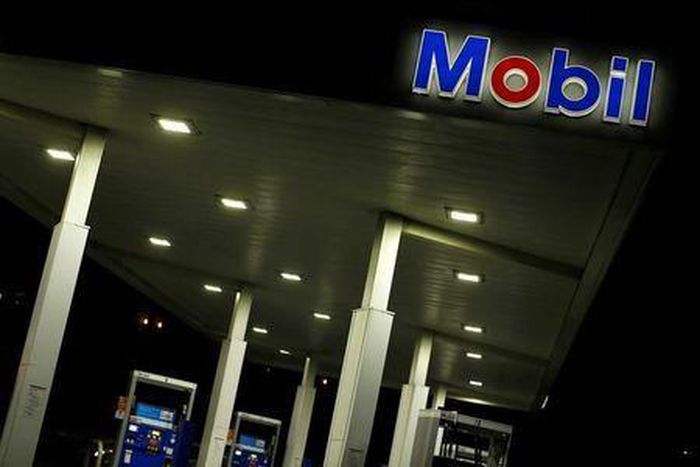 Nigeria faces oil output slump as Exxon shuts flows