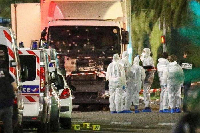 Merkel condemns attack in Nice, says will win "fight against terrorism"