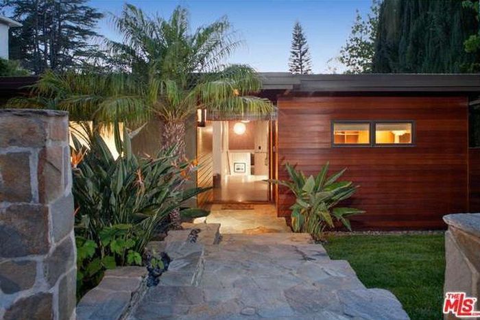Aisha Tyler's mid-century modern home