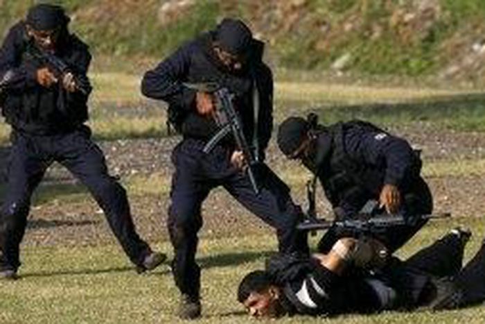 Many injured at Florida gay club shooting (NOT pictured).