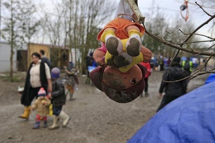 Stranded in France, migrant children forced into crime, prostitution every day: UNICEF