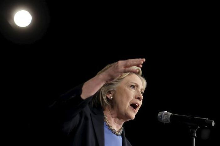 Hillary Clinton to propose $10 billion manufacturing investment